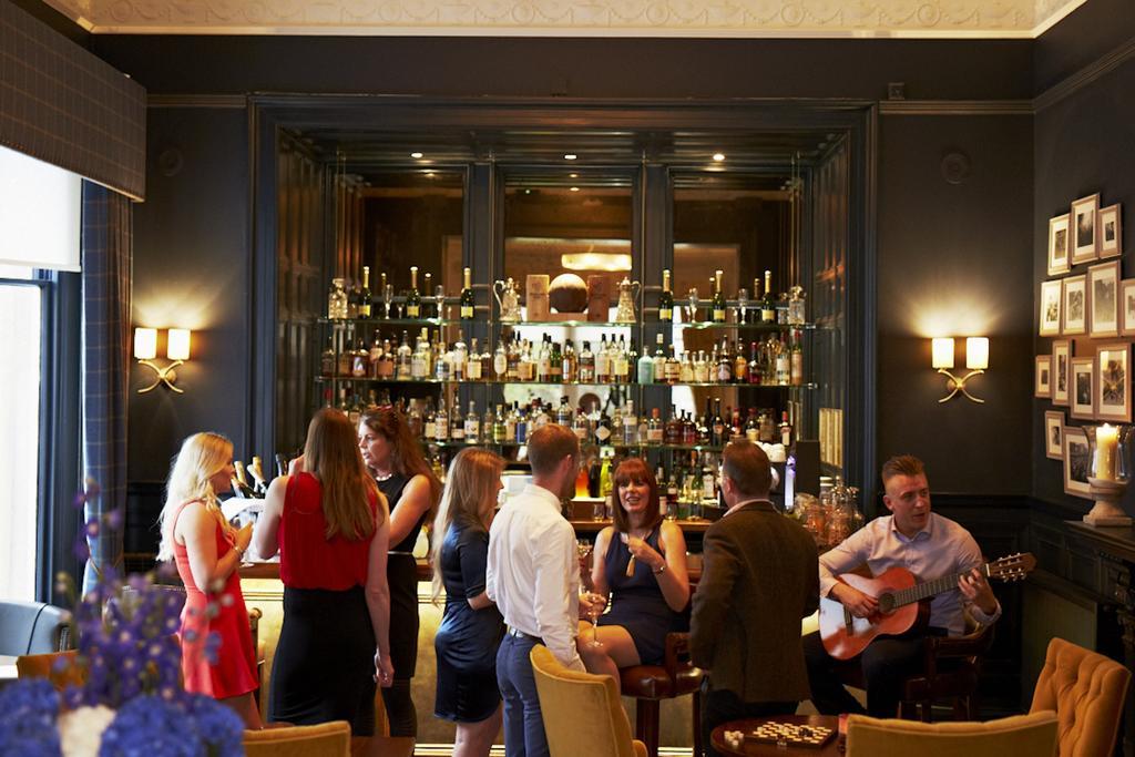 The Roseate Edinburgh - Small Luxury Hotels Of The World Kültér fotó The bar at the Ivy