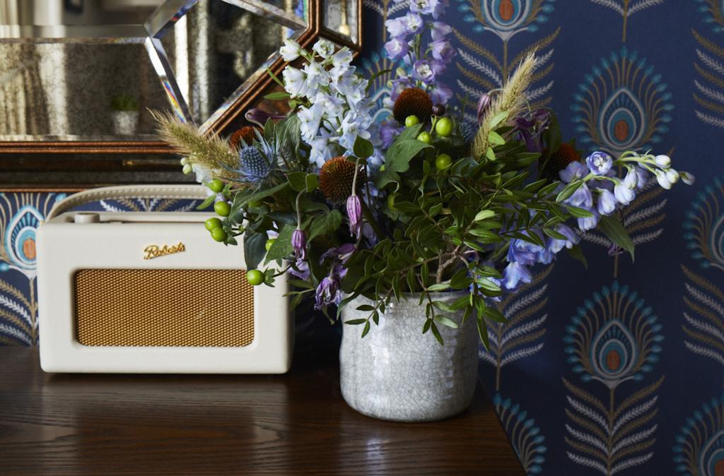 The Roseate Edinburgh - Small Luxury Hotels Of The World Kültér fotó A DAB radio