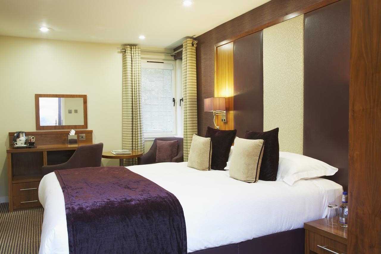 The Roseate Edinburgh - Small Luxury Hotels Of The World Kültér fotó A bedroom at the hotel