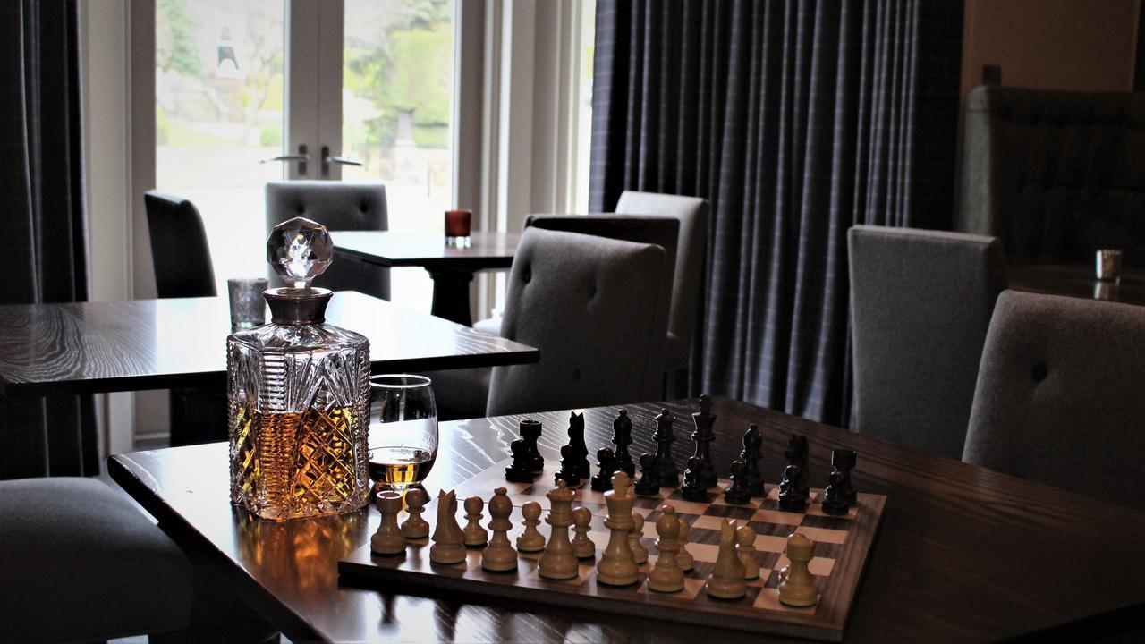 The Roseate Edinburgh - Small Luxury Hotels Of The World Kültér fotó A chess set