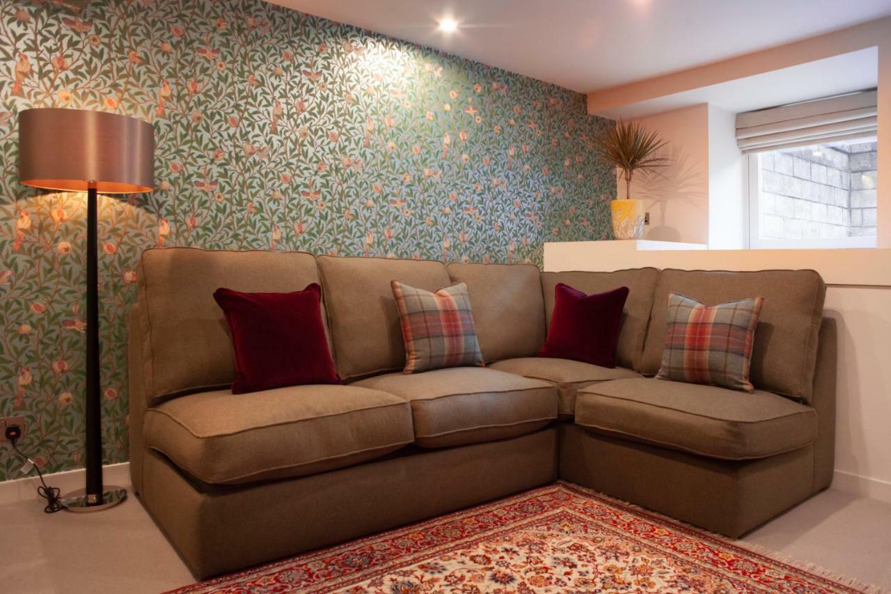The Roseate Edinburgh - Small Luxury Hotels Of The World Kültér fotó A sofa