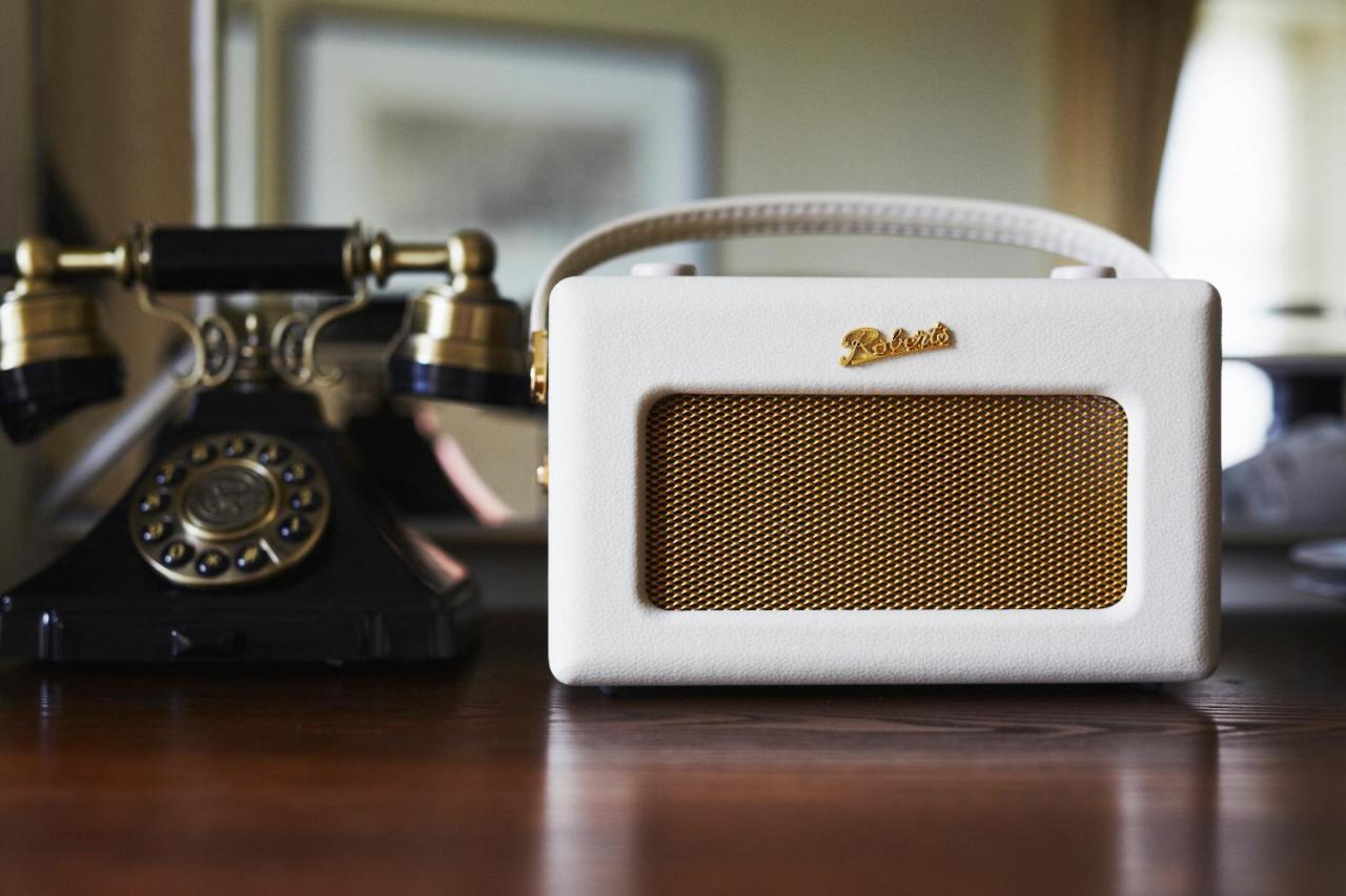 The Roseate Edinburgh - Small Luxury Hotels Of The World Kültér fotó A DAB radio